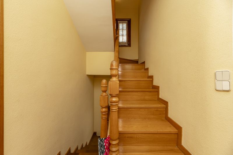 Wood Stairs And Railings Installation